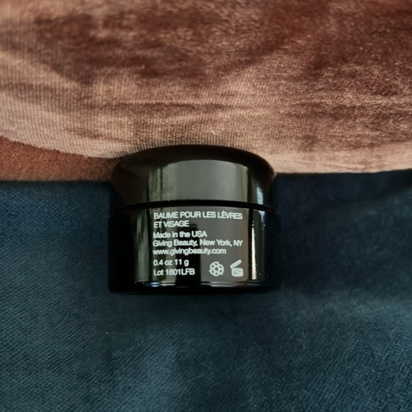 KAHINA LIP AND FACE BALM giving beauty Made in USA - Picture 2 of 3